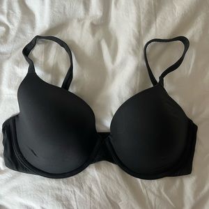 SKIMS Fits Everybody TShirt bra in shade ONYX size 34D